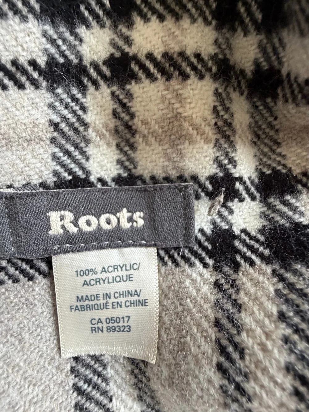 Roots Plaid scarf with fringe
